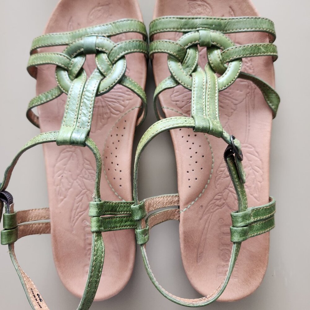 Born Green Sandles Size 9